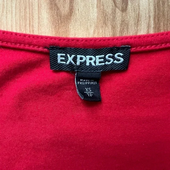 Express Red Tee - Picture 3 of 3